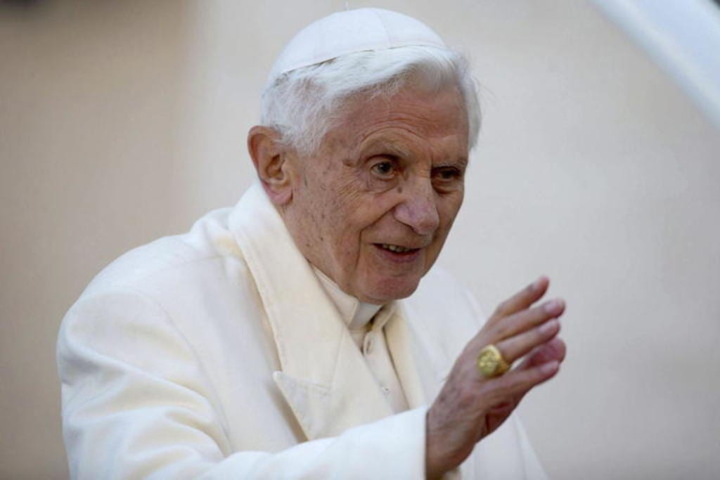 Benedicto XVI, sobre su renuncia: "Fue una decisión en conciencia. Algunos amigos 'fanáticos' siguen enfadados"