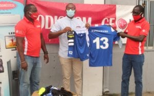 Cinco equipos de la liga nacional se benefician de prendas deportivas donadas por la firma SODISCOM