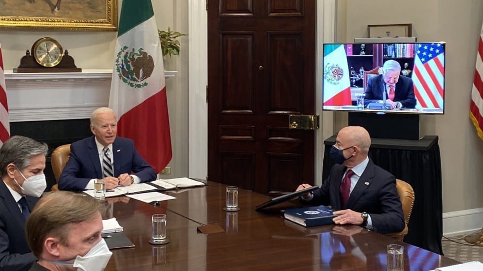 Biden y López Obrador analizan la cooperación en migración y desarrollo económico en su primera reunión