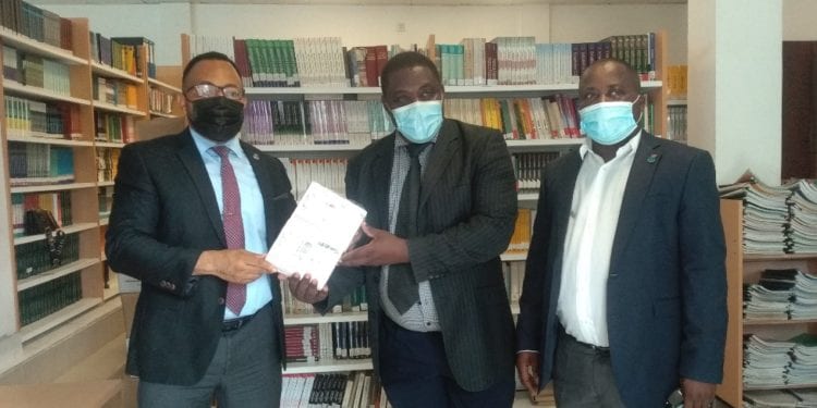 CICTE refuerza sus lazos académicos e intelectuales con la UNGE con la donación de un lote de libros sobre la Arqueología de Guinea Ecuatorial