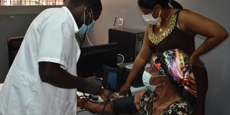 De cada 100 pacientes adultos que pasan por el Hospital General de Malabo, 60 son hipertensos