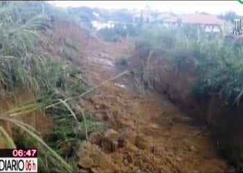 Derrumbe de tierra hasta 3m en la zona de Nkoantoma-Bata