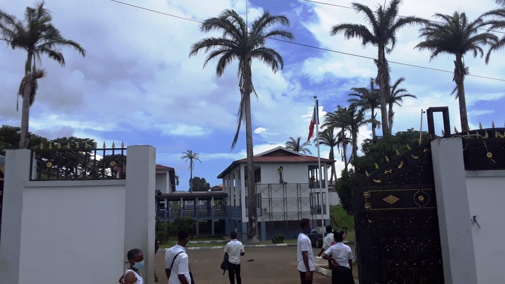 Director de INES Rey Malabo: “Nos preocupa que vuelvan a cerrar, porque esto va a perjudicar a muchos alumnos”
