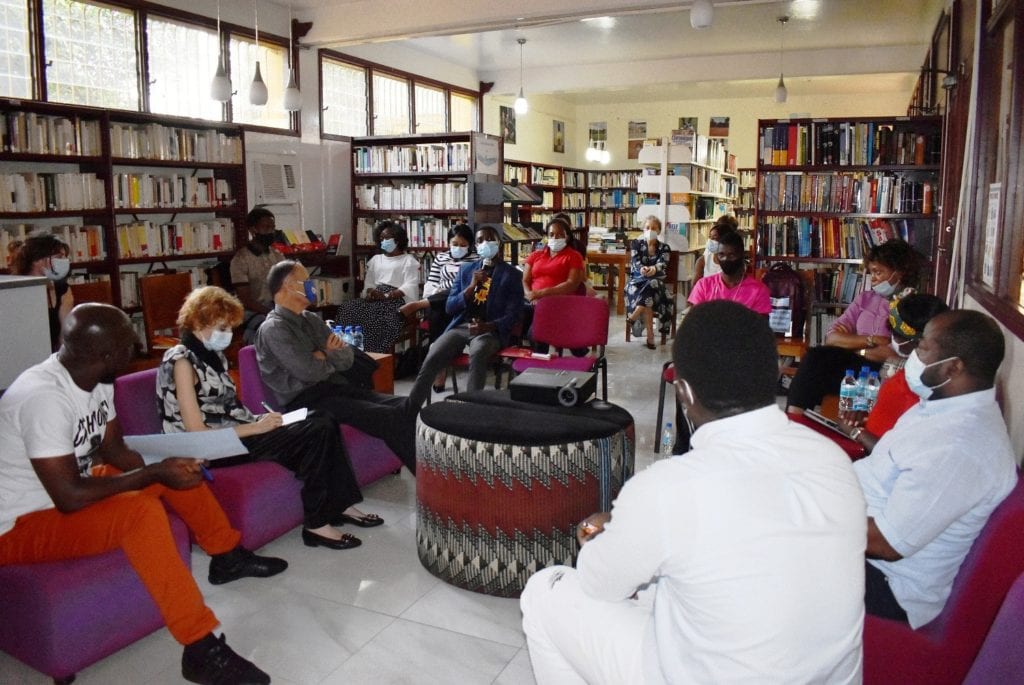 La embajada de Francia en Malabo promueve la igualdad entre hombres y mujeres y la educación de las niñas