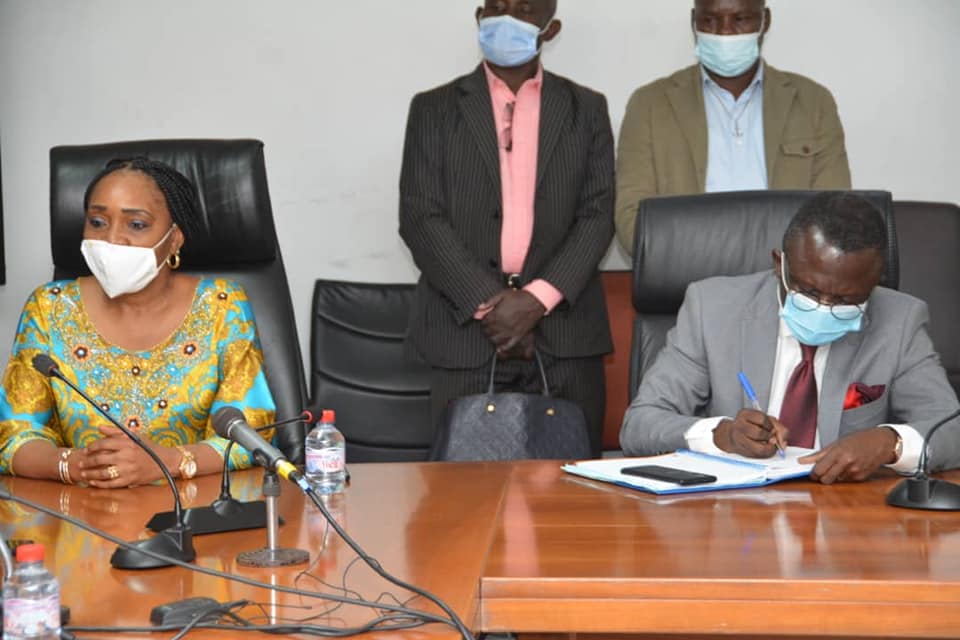 BDEAC y la República del Congo firman un acuerdo de financiación de 32.800 millones de Xfa para la construcción de la carretera Dolisie-Kibangou