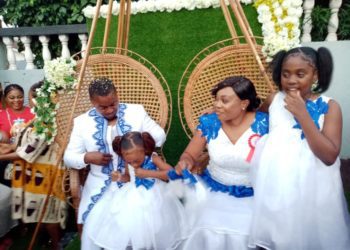 Rogelio Sergio Eyi (Nene) y Maria Teresa Obiang Mangue (Bonita) celebran su boda tradicional