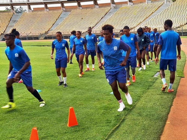 Futbol 03 Malabo Kings gana al Louves Minproff de Camerún