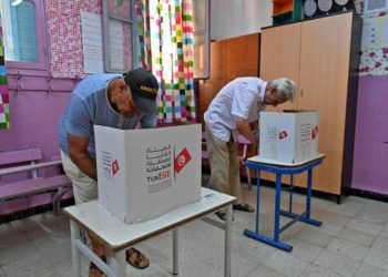 Tunecinos votan en un referéndum sobre la Constitutión, el 25 de julio de 2022 en Túnez/AFP