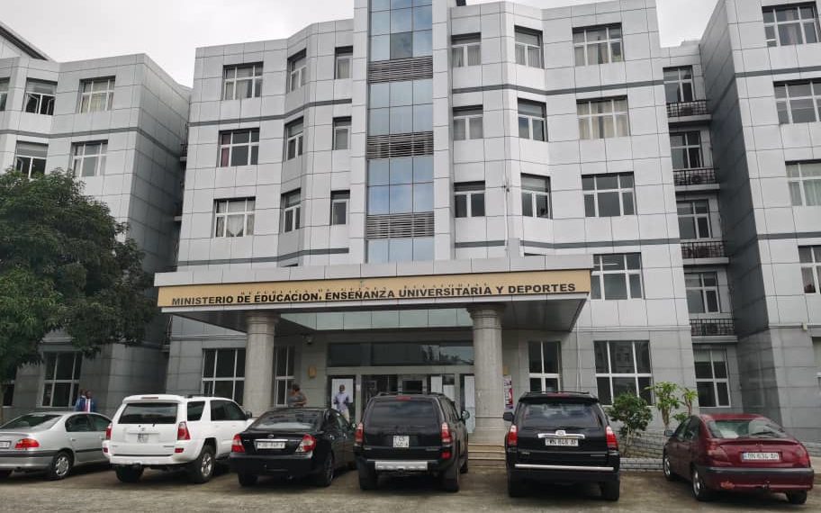 Fachada del Ministerio de Educación, Enseñanaza Universitaria y Deportes/Foto: Ahora Eg