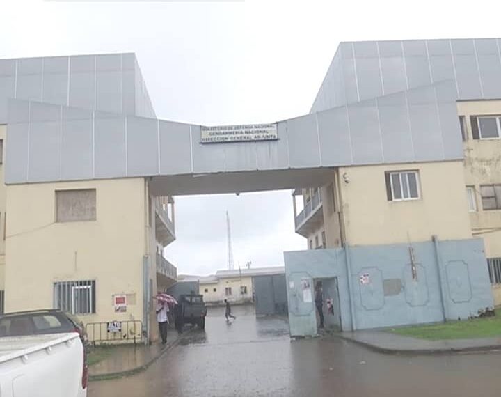 Fachada de la Gendarmería Nacional de Bata