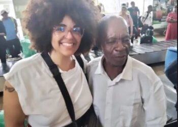 Silvia Obono Nuema, junto a su padre Melchor Nguema a su llegada a Malabo/Foto: Instagram