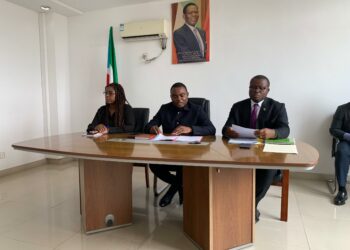Ministro de Justicia, Culto e Instituciones Penitenciarias, Reginaldo Biyogo Mba junto con su equipo / Foto: AhoraEG.