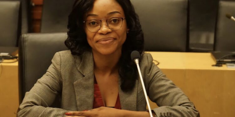 María Cheswa Alogo, abogada.