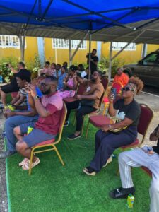 Canal Sol entrega material escolar a sus abonados en Malabo y Bata